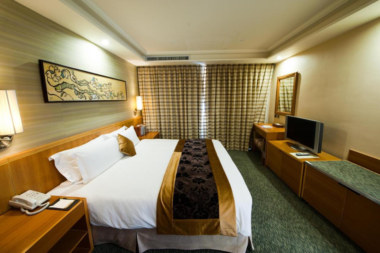 Nice Prince Hotel Chiayi City Exterior photo Deluxe Room
