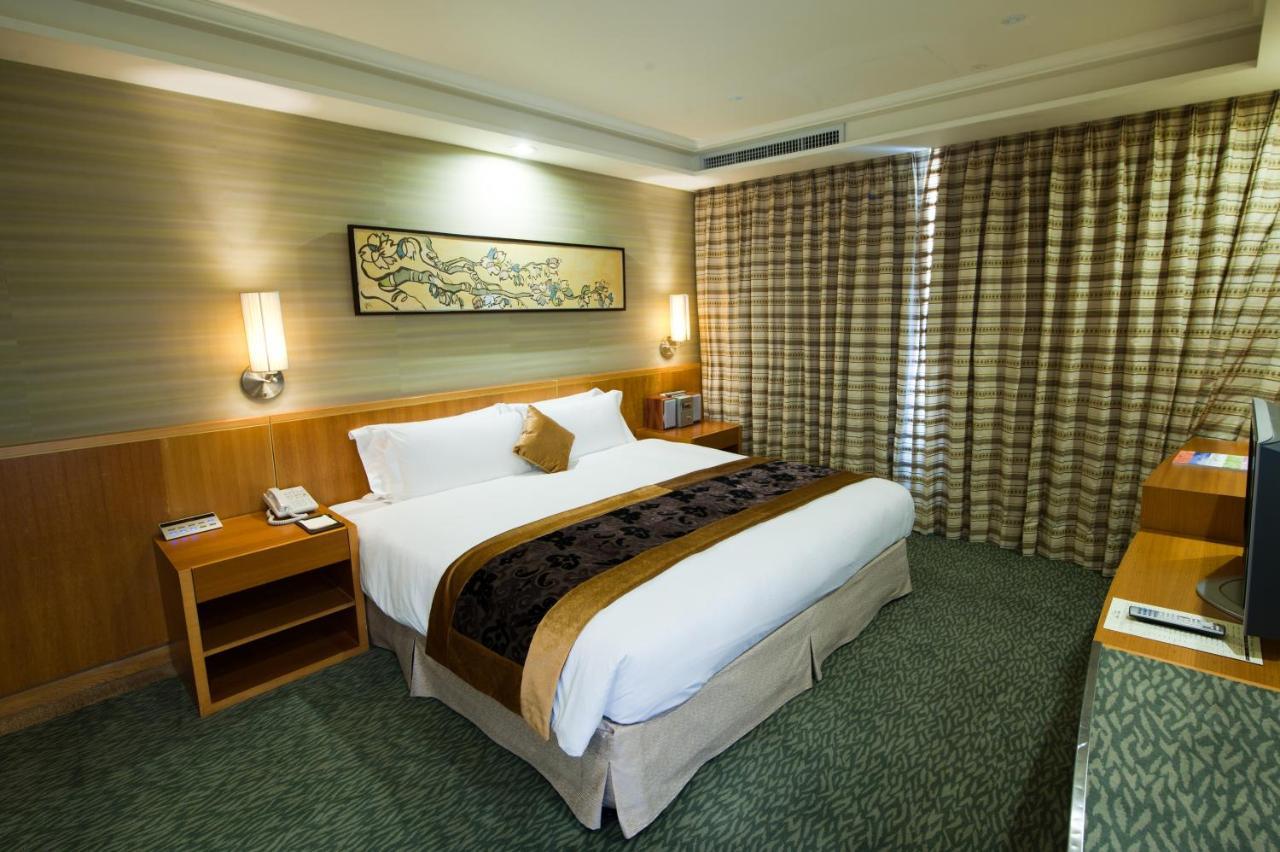 Nice Prince Hotel Chiayi City Exterior photo Deluxe Room