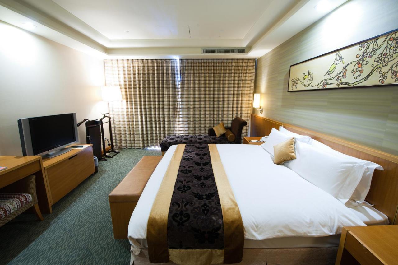 Nice Prince Hotel Chiayi City Exterior photo Deluxe room