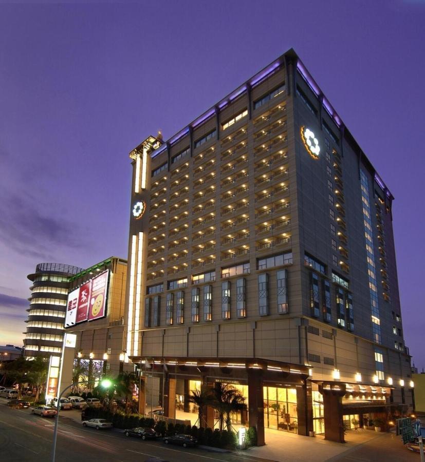 Nice Prince Hotel Chiayi City Exterior photo The hotel in 2012