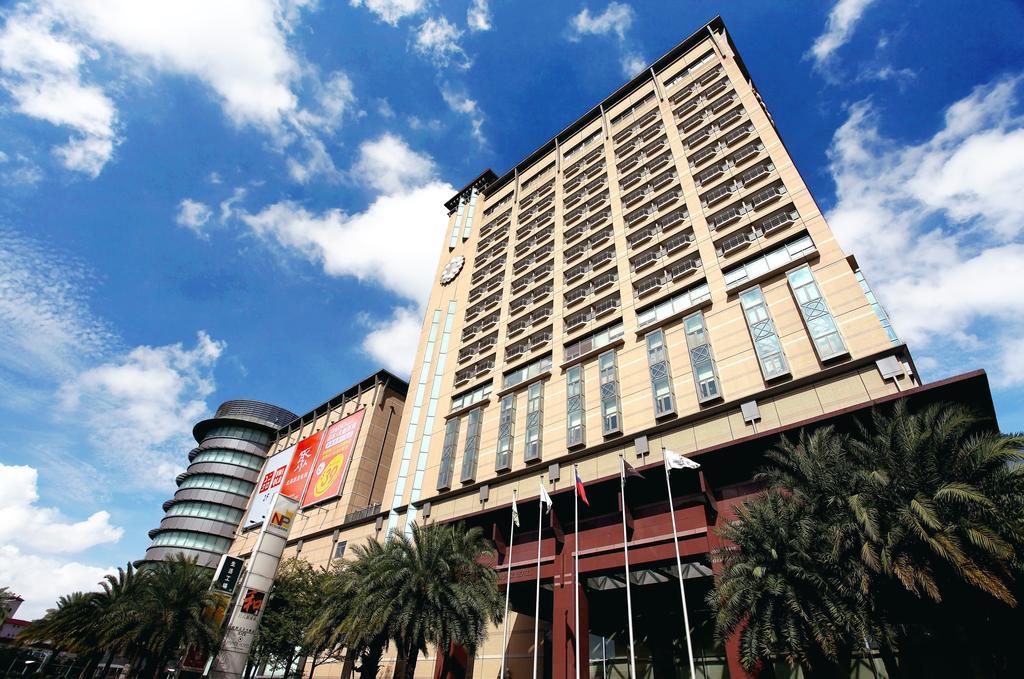 Nice Prince Hotel Chiayi City Exterior photo The Royal