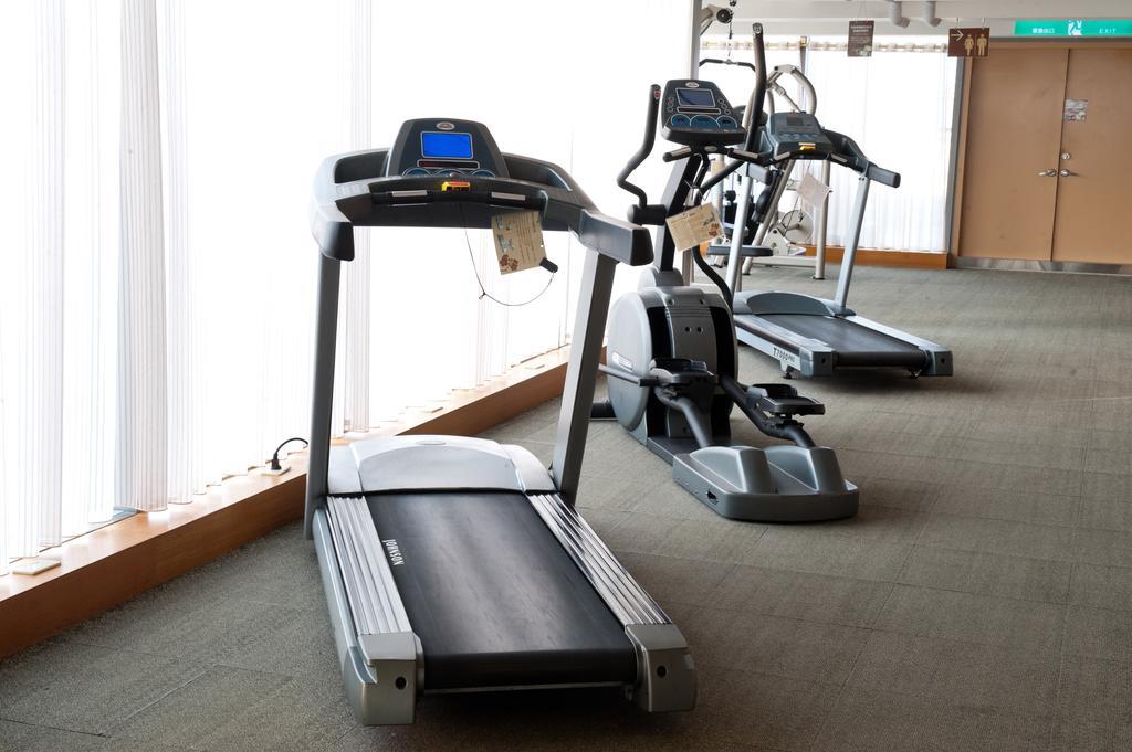 Nice Prince Hotel Chiayi City Exterior photo Treadmills in a gym