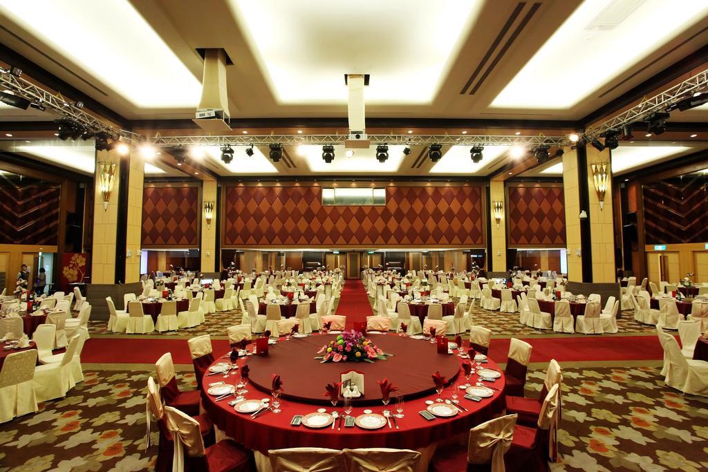 Nice Prince Hotel Chiayi City Exterior photo The Grand Ballroom