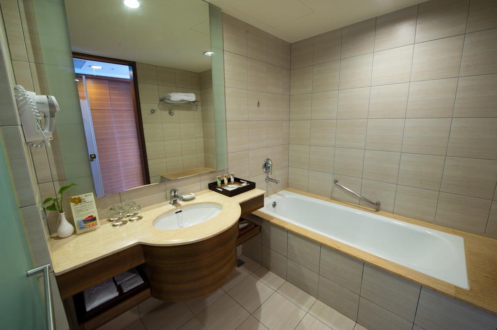 Nice Prince Hotel Chiayi City Exterior photo