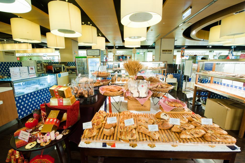 Nice Prince Hotel Chiayi City Exterior photo Bakery department