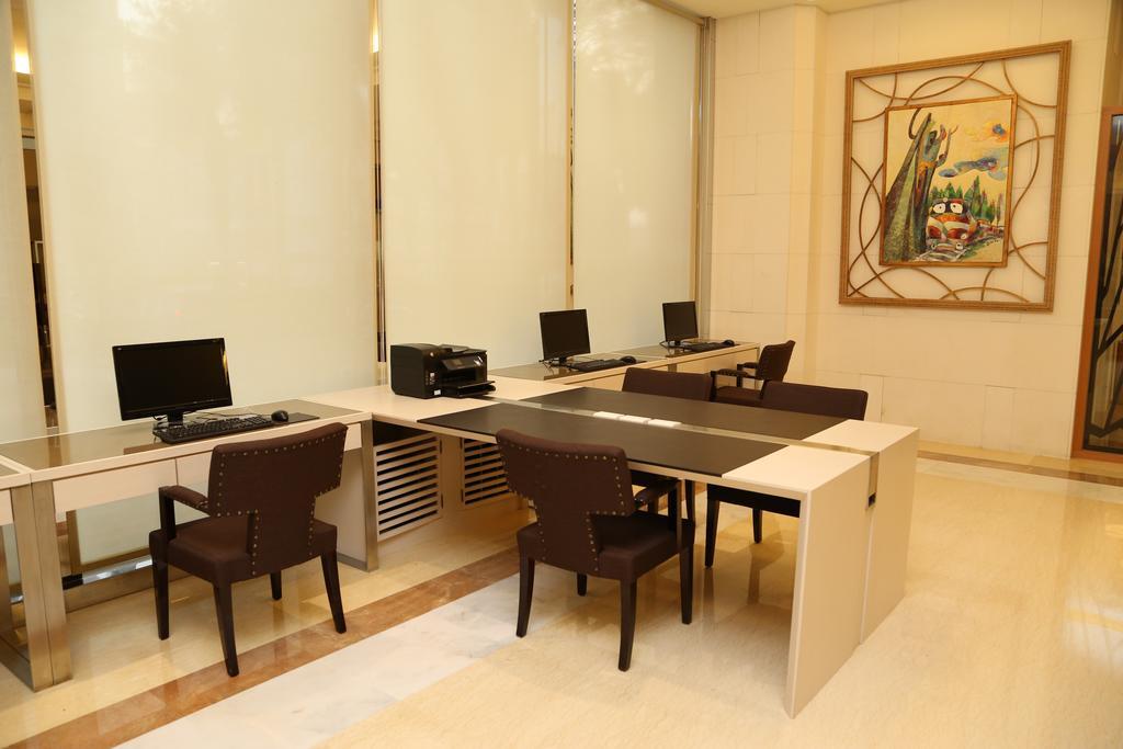 Nice Prince Hotel Chiayi City Exterior photo Business Center