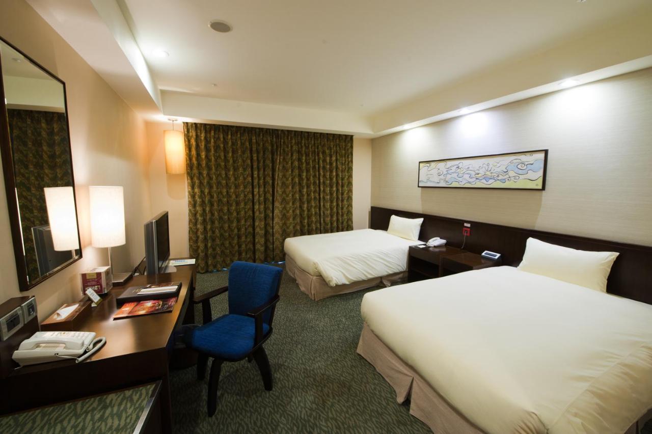 Nice Prince Hotel Chiayi City Exterior photo Deluxe room